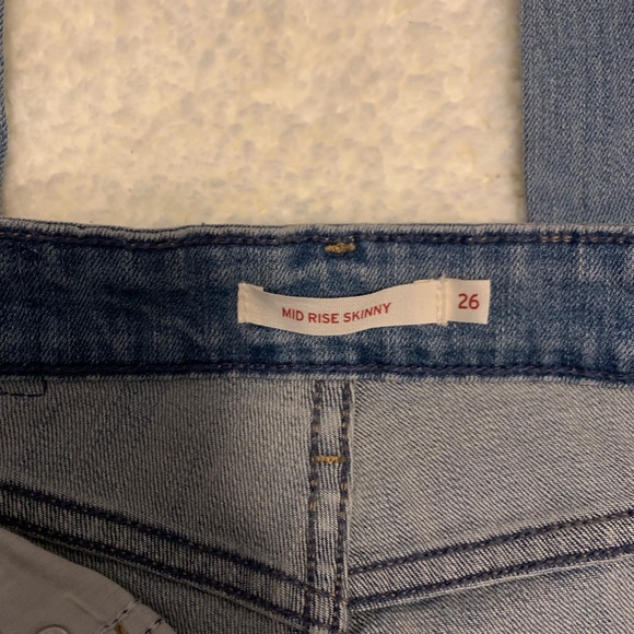 Light wash Levi jeans - Picture 4 of 4
